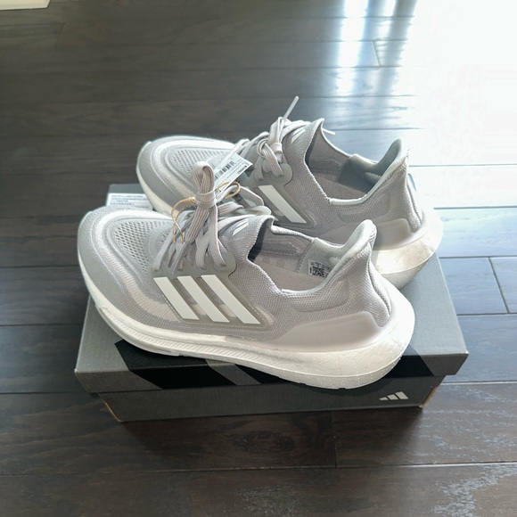 Adidas Ultraboost Light - Picture 4 of 7